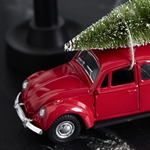 Xmas car rød 12,5 cm fra House Doctor med juletræ på taget - TInashjem